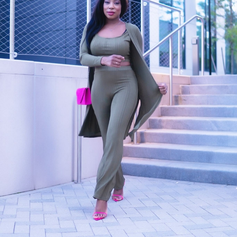 3 piece lounge set